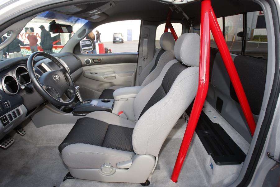  Toyota Tacoma X-Runner RTR Concept 2010 года  (фото 11 из 21)